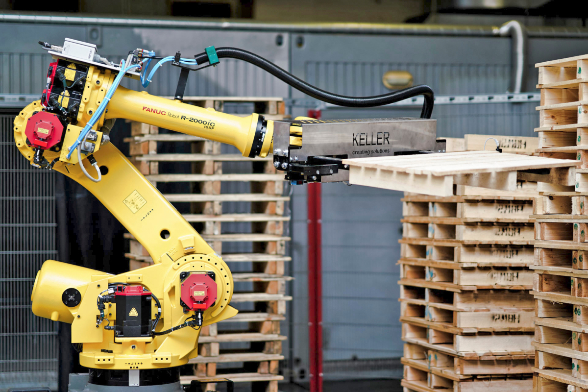 Intelligent robot solution for unlocking of pallet stacks - Brick and Tile  Industry International